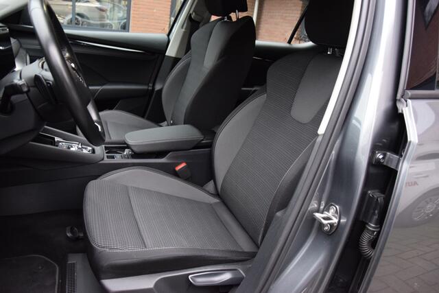 Skoda OCTAVIA 1.0 e-TSI Business Edition DSG Automaat | Org. NL | BOVAG Garantie | Full LED | Apple Carplay/Android Auto | Virtual Cockpit | Stoelverwarming | Elektrische Klep | Cruise Control |