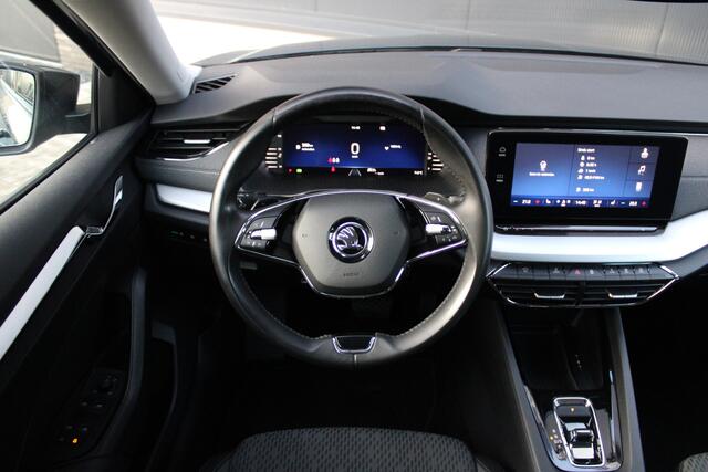 Skoda OCTAVIA Combi 1.5 e-TSI Business Edition - Navi - Trekhaak - Stoelverwarming - PDC - Airco - Cruise - Rijklaar
