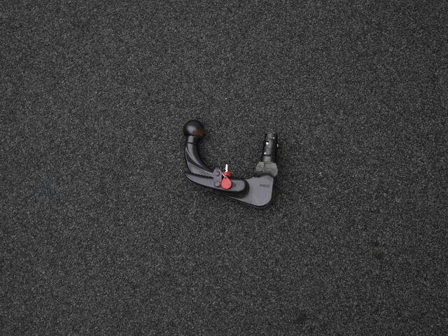 Skoda OCTAVIA Combi 1.5 e-TSI 150 pk DSG Business Edition Plus | Panoramadak | Trekhaak | Stuur-/stoelverwarming | Achteruitrijcamera