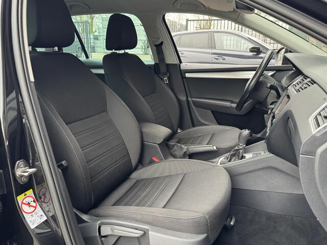 Skoda OCTAVIA COMBI 1.5 TSI GREENTECH AMBITION BUSINESS I AUTOMAAT I TREKHAAK I APPLE CARPLAY I STOELVERWARMING