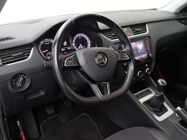 Skoda OCTAVIA Combi 1.0 TSI Greentech Business Edition | 116 PK | Trekhaak | Verwarmde voorstoelen | Apple Carplay/Android Auto |