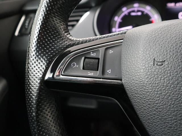 Skoda OCTAVIA Combi 1.0 TSI Greentech Business Edition | 116 PK | Trekhaak | Verwarmde voorstoelen | Apple Carplay/Android Auto |