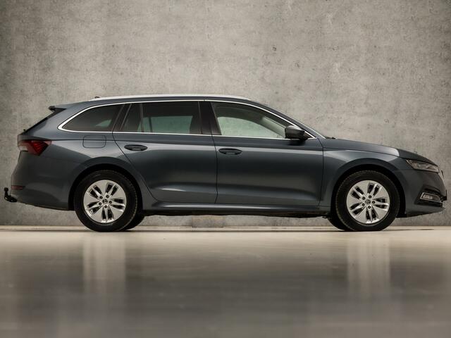 Skoda OCTAVIA Combi 1.0 TSI Sportline Automaat (VIRTUAL COCKPIT, APPLE CARPLAY, GROOT NAVI, SFEERVERLICHTING, STOELVERWARMING, CAMERA, KEYLESS, GETINT GLAS, TREKHAAK, NIEUWSTAAT)