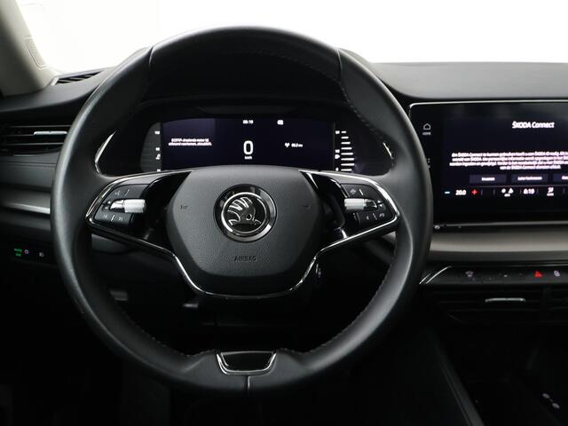 Skoda OCTAVIA Combi 1.0 TSI Ambition | 110 PK | Trekhaak wegklapbaar | Navigatiesysteem | Cruise control |