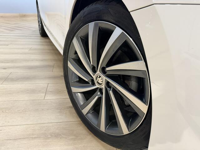 Skoda OCTAVIA 1.0 e-TSI Sport Business Airco ECC | Trekhaak | Virtual | Sfeer | Cruise Control | LED | Apple Carplay | Isofix | NAP