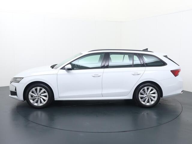 Skoda OCTAVIA Combi 1.5 TSI MHEV Business Edition | 115 PK | Automaat | Trekhaak | Achteruitrij camera | Multifunctioneel stuurwiel |
