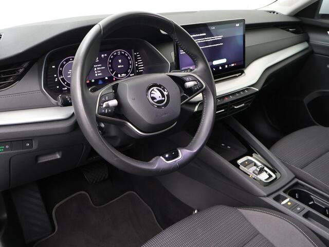 Skoda OCTAVIA Combi 1.5 TSI MHEV Business Edition | 115 PK | Automaat | Trekhaak | Achteruitrij camera | Multifunctioneel stuurwiel |
