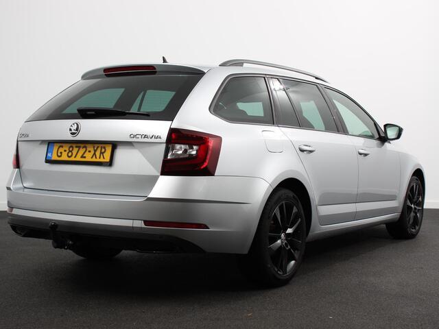 Skoda OCTAVIA Combi 1.0 TSI 115pk Sport Business | Navigatie | Climate Control | Trekhaak | Extra Getint Glas | Lichtmetalen Velgen | Parkeer sensoren