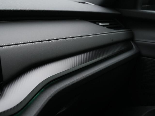 Skoda OCTAVIA Combi 1.5 TSI MHEV 150 pk DSG Sportline | Stuur-/achterbankverwarming | Achteruitrijcamera | Adaptive Cruise