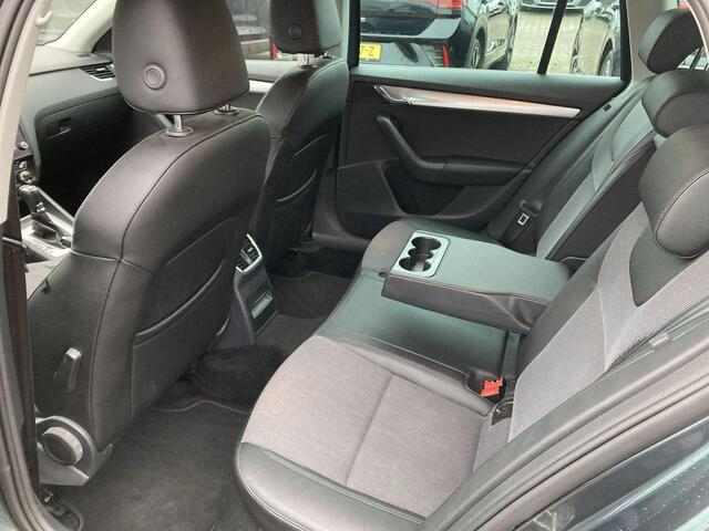 Skoda OCTAVIA Combi 1.5TSI/150PK DSG Greentech Business Edition · Trekhaak · Apple/Android Car Play · Climatronic · Stoelverwarming ·