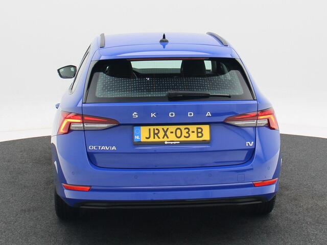 Skoda OCTAVIA Combi 1.4 TSi iV 204 Pk PHEV Business Edition | Cruise Control | Climate Control | Parkeersensoren | Stuur/Stoelverwarming | Carplay | 17 Inch