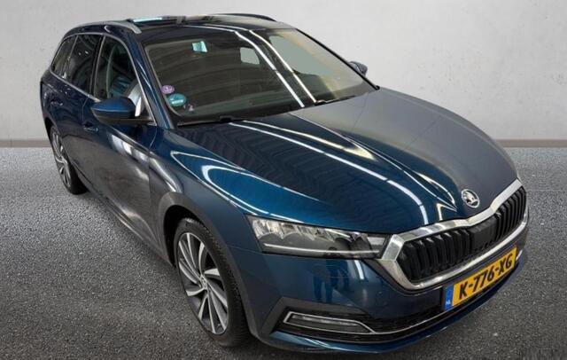 Skoda OCTAVIA Combi 1.5 e-TSI DSG Business Edition Plus Navigatie Trekhaak Panoramadak Camera Alcantara ACC Dab Stoelverwarming Keyless Carplay 18 Inch Velgen Extra Getint Glas Chroom Rails Led Koplampen NL Auto 1e Eigenaar Super compleet !