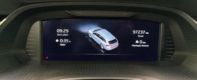 Skoda OCTAVIA Combi 1.5 e-TSI DSG Business Edition Plus Navigatie Trekhaak Panoramadak Camera Alcantara ACC Dab Stoelverwarming Keyless Carplay 18 Inch Velgen Extra Getint Glas Chroom Rails Led Koplampen NL Auto 1e Eigenaar Super compleet !