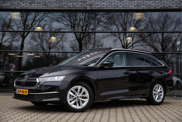 Skoda OCTAVIA Combi 1.5 TSI MHEV Sportline Business , Panoramadak, Carplay, Stoel/stuurverwarming,