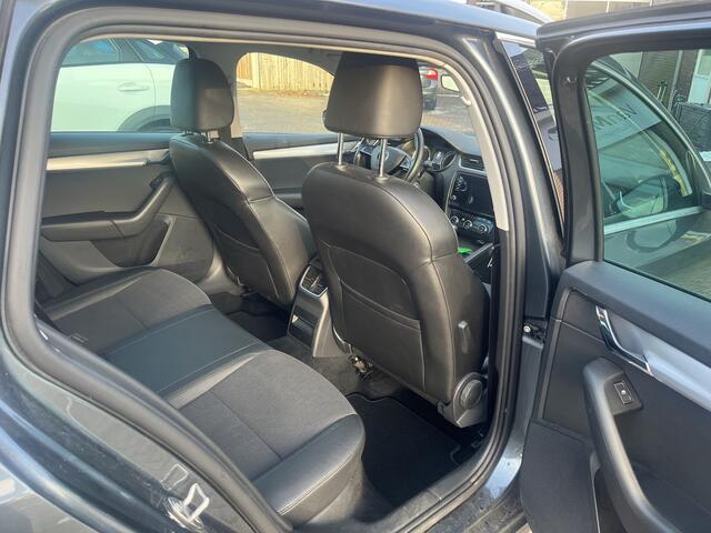 Skoda OCTAVIA Combi 1.0 TSI Greentech Ambition Business AUTOMAAT CARPLAY STOELVERWARMING NAVI