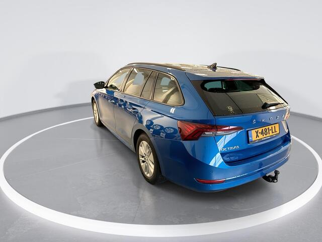 Skoda OCTAVIA Combi 1.0 e-TSI 110pk DSG Sport Business Edition · Apple/Android Car Play · Elek. Trekhaak · Sportstoelen · Cruise Control · P-Sensoren · 16'' Inch · Garantie t/m 07-01-2028 of 100.000km