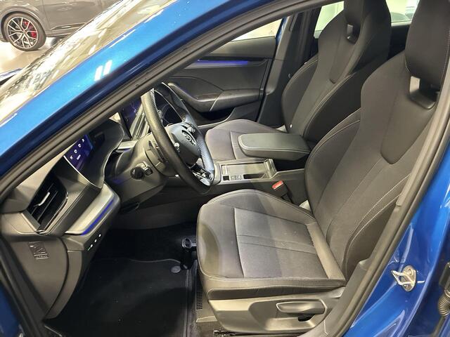 Skoda OCTAVIA Combi 1.0 e-TSI 110pk DSG Sport Business Edition · Apple/Android Car Play · Elek. Trekhaak · Sportstoelen · Cruise Control · P-Sensoren · 16'' Inch · Garantie t/m 07-01-2028 of 100.000km