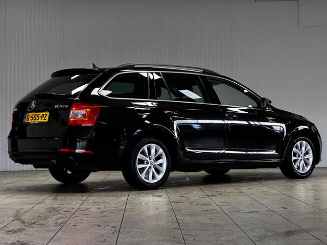 Skoda OCTAVIA Combi 1.5 TSI Sport Business/ AUTOMAAT/ 150PK!/ Half-Leder/ 16'' LMV/ Apple + Android/ Stoelverw./ Navi/ Clima/ Cruise/ Elek. pakket/ Isofix/ Bluetooth/ Armsteun/ Multi. Sportstuur/ Mistl./ PDC/ Extra getint glas.