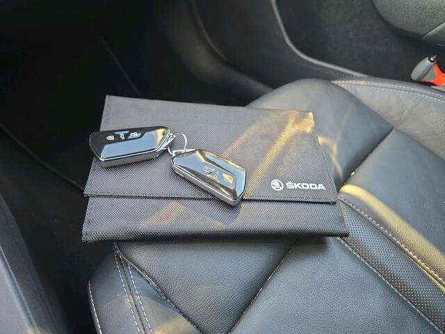 Skoda OCTAVIA Combi 1.0 TSI Business Edition Plus / LEDER/ PARK. SENSOREN/ NAVI/ DIGITAL DASH/ STOELVERWARMING/ ADAPT. CRUISE