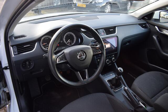 Skoda OCTAVIA Combi 1.0 TSI Greentech Style Business | Trekhaak | Apple CarPlay | Keyless | Stoelverwarming