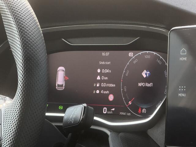 Skoda OCTAVIA Combi 1.4 TSI RS iV PHEV Business GRATIS Afleverpakket! | 245 PK | 4 Jaar Fabrieksgarantie! |