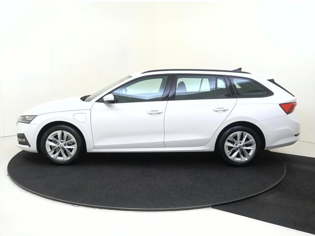 Skoda OCTAVIA Combi 1.4 TSI iV PHEV Business Edition | Parkeersensoren | CarPlay | Cruise control | Digital cockpit | Stoel- en stuurwielverwarming |