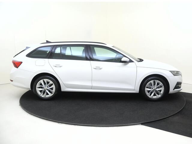 Skoda OCTAVIA Combi 1.4 TSI iV PHEV Business Edition | Parkeersensoren | CarPlay | Cruise control | Digital cockpit | Stoel- en stuurwielverwarming |