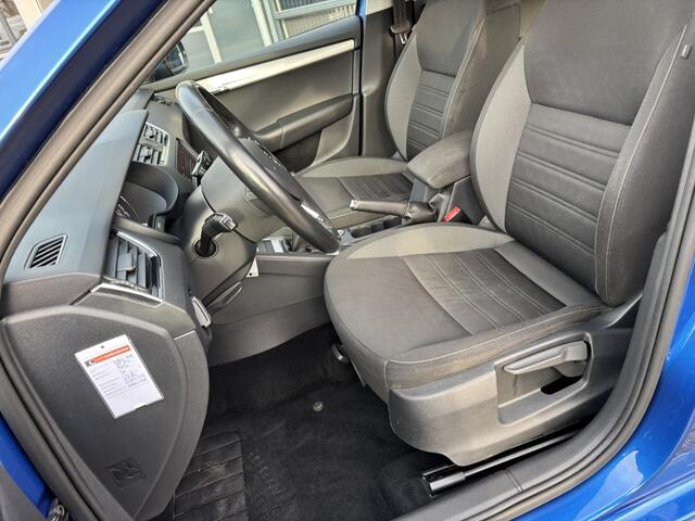 Skoda OCTAVIA Combi 1.0 TSI Greentech Ambition Business / Allseason Banden / Trekhaak / Applecarplay/AndroidAuto /