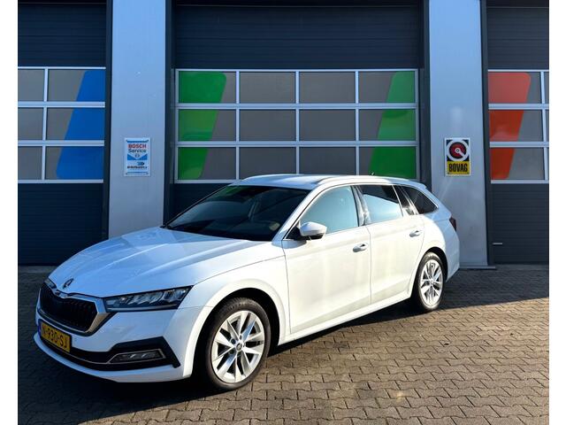Skoda OCTAVIA Octavia 2022 / CarPlay / Stoelverwarming / Park Assist / 113k km / NL-Auto