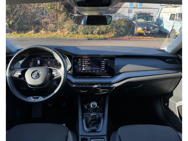 Skoda OCTAVIA Octavia 2022 / CarPlay / Stoelverwarming / Park Assist / 113k km / NL-Auto