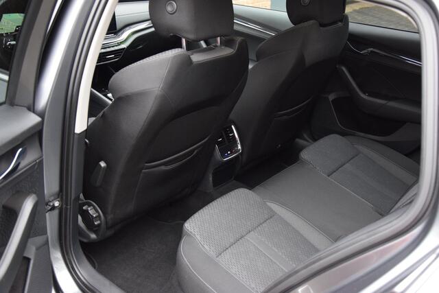 Skoda OCTAVIA Combi 1.5 e-TSI 150PK Business Edition Plus DSG Automaat | BOVAG Garantie | Trekhaak | Adaptive Cruise Control | Full LED | Apple Carplay/Android Auto | Virtual Cockpit | Stoelverwarming |