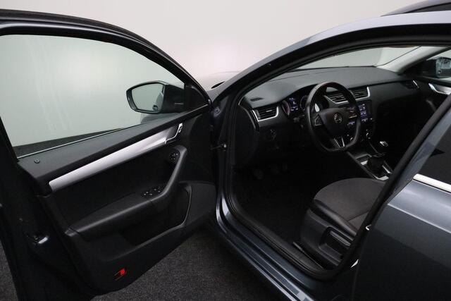 Skoda OCTAVIA Combi 1.0 TSI Greentech Business Edition 2020 | Airco | Navigatie | Cruise Control | Stoelverwarming | Parkeersensoren | Stuurwiel Multifunctioneel | Onderhoudshistorie | Boekjes | Nationale Autopas