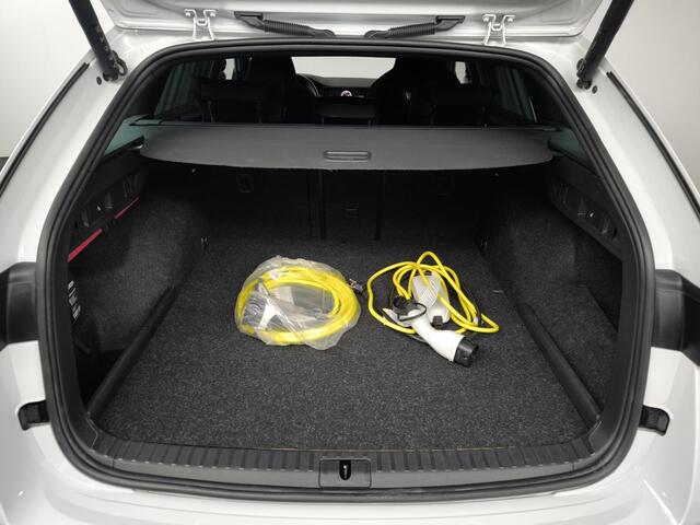 Skoda OCTAVIA Combi 1.4 TSI RS iV PHEV Business | Canton Audio | Dealer Onderhouden | Winter Pack