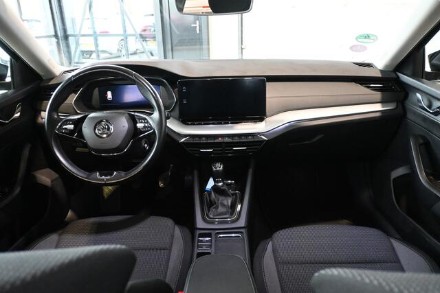 Skoda OCTAVIA Combi 1.5 TSI First Edition Clima Virtual Cockpit Navigatie LED Stoelverwarming Inruil Mogeljik!