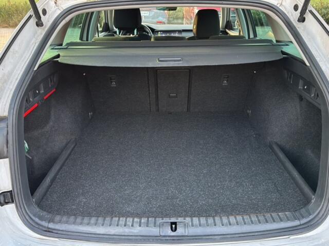 Skoda OCTAVIA 1.4 TSI STYLE IV ACC/PDC/STOELVERW/NAVI/MEM