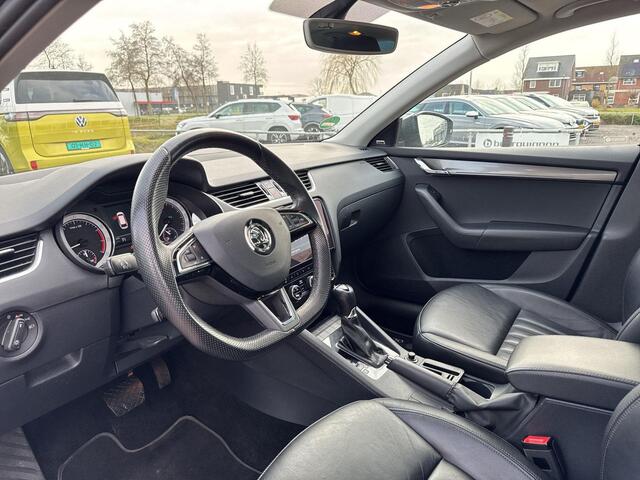 Skoda OCTAVIA Combi 1.5 TSI Greentech Style Business | Automaat | 150Pk | Pano Dak | Trekhaak | Leder | Canton Sound |