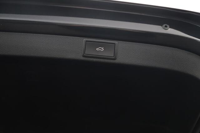 Skoda OCTAVIA Combi 1.0 TSI Business Edition Plus Leder Trekhaak Virtual Cockpit Navigatie Carplay Android Climate Control Adaptive Cruise Achteruitrijcamera Stoelverwarming