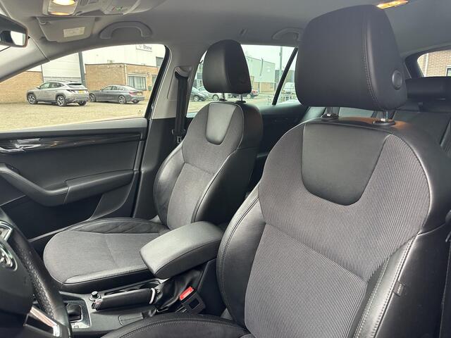 Skoda OCTAVIA Combi 1.4 TSI Greentech Style Business | Navi | Trekhaak | Stoelverwarming