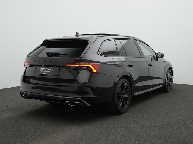 Skoda OCTAVIA Combi 2.0 TSI RS 245 pk DSG | Panoramadak | Head-up display | Matrix LED | Stuur-/stoelverwarming