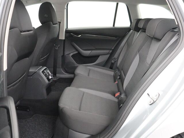 Skoda OCTAVIA 1.0 TSI Business Edition | Trekhaak | Carplay | Navigatie | Full LED | Parkeerhulp | Climate control | Digital Cockpit | Bluetooth