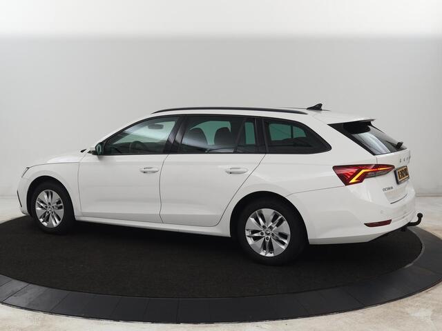 Skoda OCTAVIA 1.0 e-TSI Business Edition | Trekhaak | Carplay | Navigatie | Full LED | Parkeerhulp | Cruise control | Digital Cockpit | Climate control | Getint glas