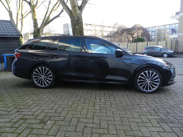 Skoda OCTAVIA Combi 1.5 e-TSI Sport Business DSG Combi full options