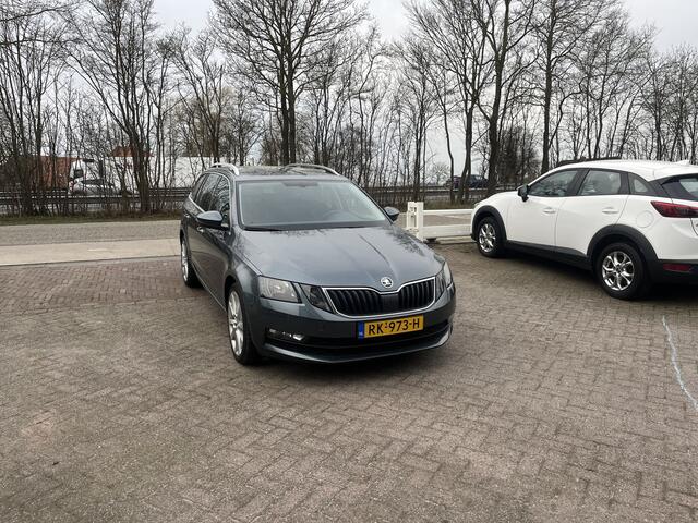 Skoda OCTAVIA Combi 1.0 TSI Greentech Ambition Business AUTOMAAT TREKHAAK STOELVERWARMING CARPLAY