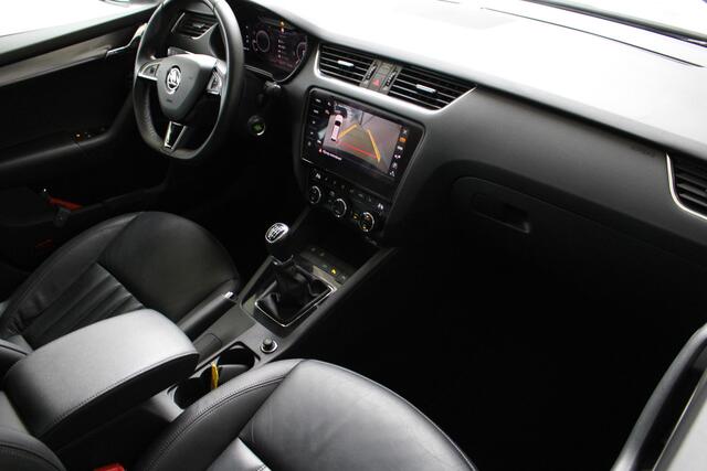 Skoda OCTAVIA Combi 1.0 TSI Greentech Business Edition Plus Navigatie | Leder | Trekhaak | Virtual Cockpit