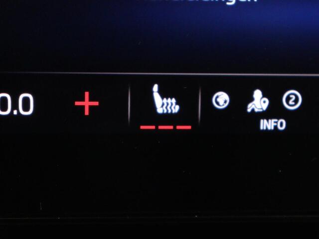 Skoda OCTAVIA 1.4 TSI iV PHEV Business Edition Plus | Stoelverwarming | Trekhaak | Camera | Adaptive cruise | Carplay | Sfeerverlichting | Navigatie | Side Assist | Stuurverwarming | Plug In