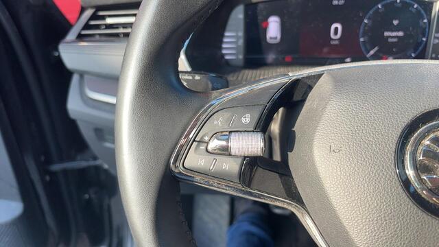 Skoda OCTAVIA Combi 1.0 TSI Business Edition TREKHAAK / STOELVERW / STUURVERW / VIRTUAL / FULL LED / KEYLESS / CARPLAY / NL-AUTO