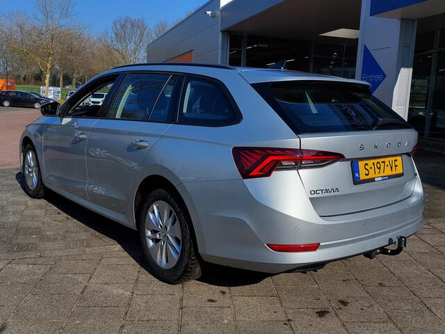 Skoda OCTAVIA Combi 1.5 e-TSI 150pk Automaat Business Edition | Navi | Apple Carplay+Android Auto | Clima | Cruise | Led Koplampen | Keyless Entry | Pdc V+A | Rijstrook+Licht+Regensensor | Trekhaak | 16''lm