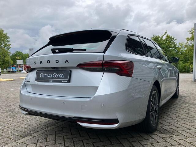Skoda OCTAVIA Combi Sportline Tour 1.5 TSI 150 PK DSG | Automaat | Trekhaak | Navigatie & Winter pakket | ¤ 2.950 tour voordeel |