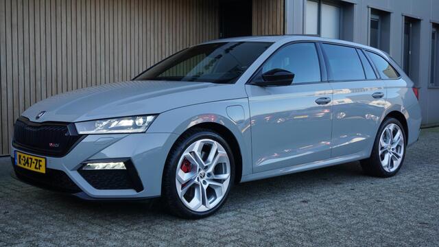 Skoda OCTAVIA Combi 1.4 TSI 245pk RS iV PHEV Business Pano.Dak *Black Optik* RS Seats LED 19inch LM Keyless *Steel Grey*