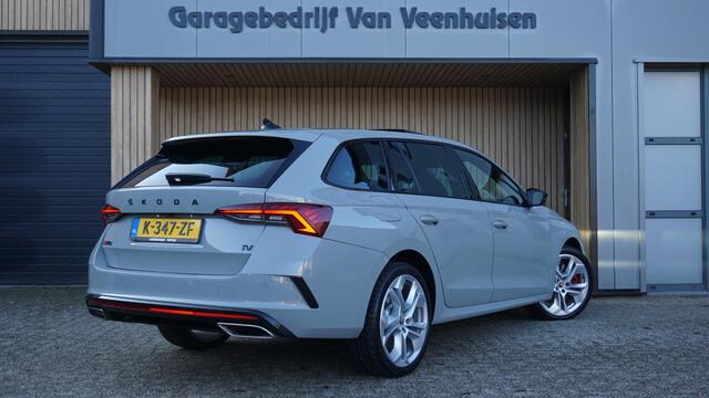 Skoda OCTAVIA Combi 1.4 TSI 245pk RS iV PHEV Business Pano.Dak *Black Optik* RS Seats LED 19inch LM Keyless *Steel Grey*